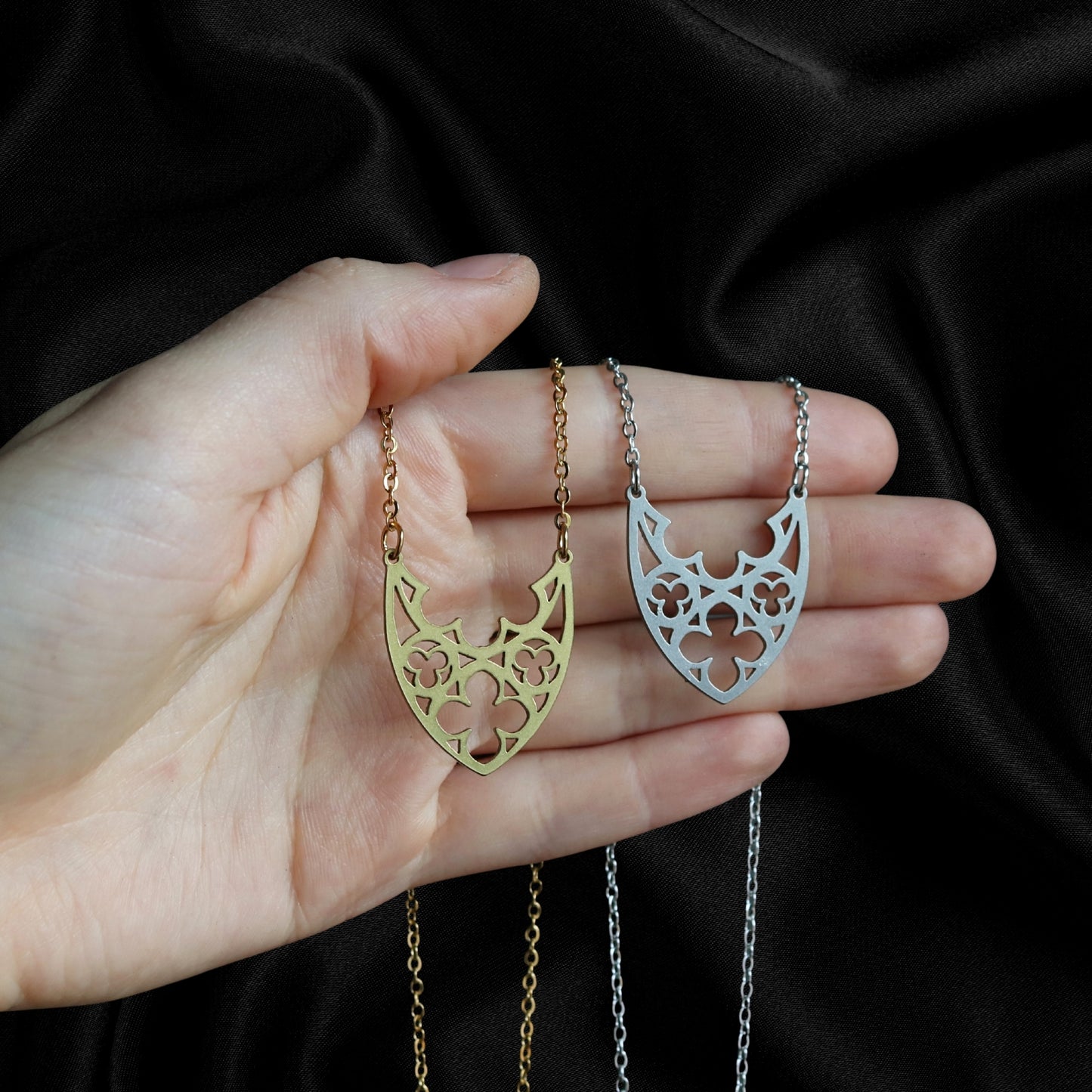 Archa Necklace