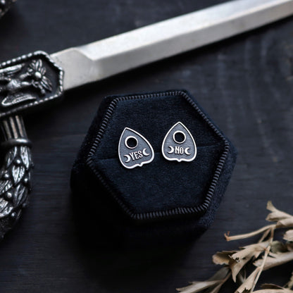 Planchette Studs